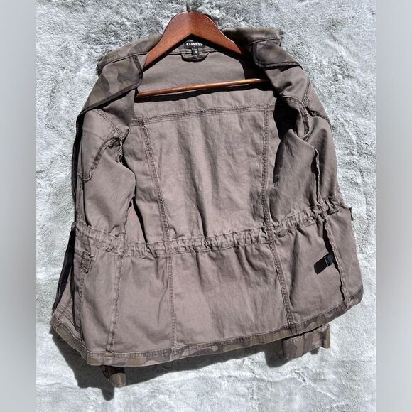 EUC EXPRESS CAMO MILITARY UTILITY CARGO JACKET GREEN BLACK Size Medium - Picture 5 of 8